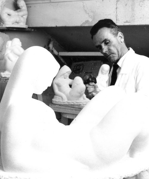 Radoslav Duhović u svome atelijeru u Splitu, Vukovarska 11, 1970-te godine_obiteljski arhiv